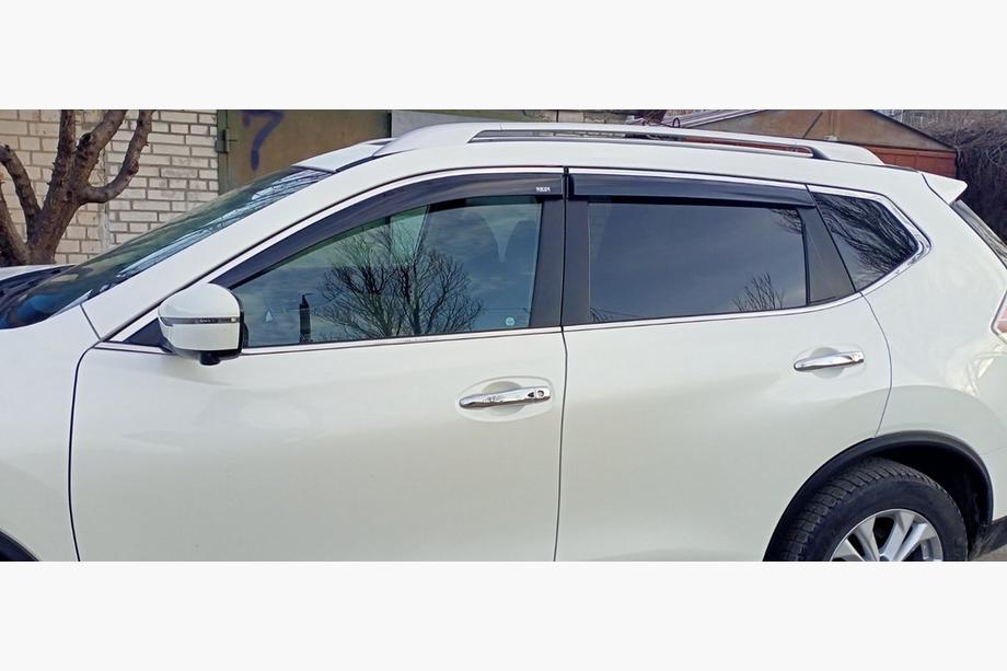 Nissan X-trail T32/Rogue 2014-2021 Windabweiser mit Chromleiste (4 Stk., Niken) Foto 5
