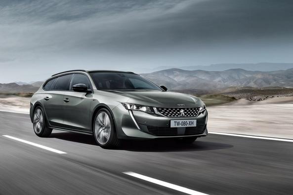 Überblick über die zweite Generation des Kombis Peugeot 508 SW Foto 11
