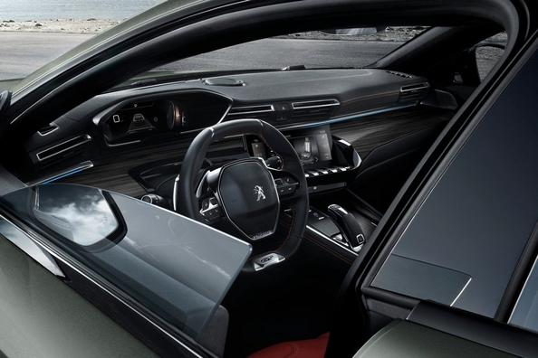 Überblick über die zweite Generation des Kombis Peugeot 508 SW Foto 7