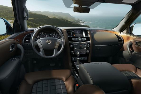Überblick über den Rahmen eines SUV Nissan Armada der zweiten Generation Foto 6