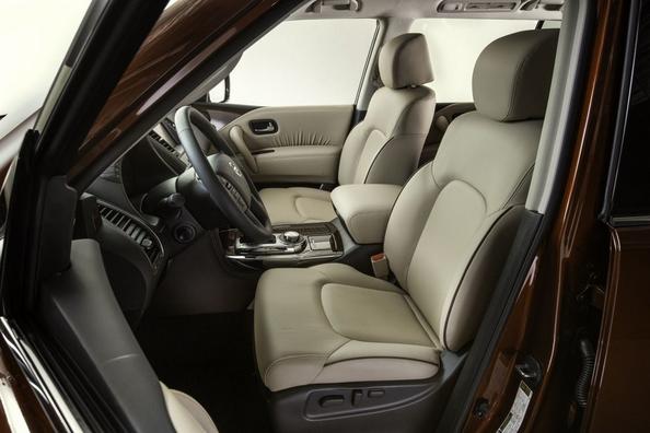 Überblick über den Rahmen eines SUV Nissan Armada der zweiten Generation Foto 7