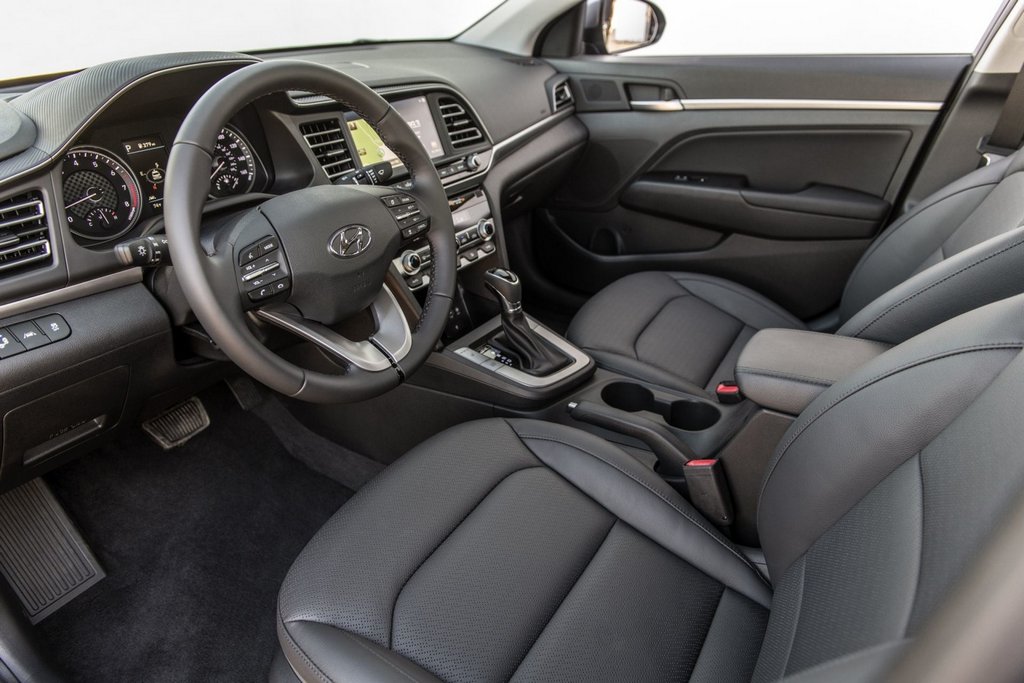 Kompakte Limousine Hyundai Elantra in aktualisierter Form