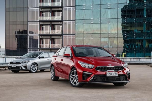Der kompakte Kia Cerato Limousine der vierten Generation Foto 3