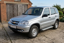 Chevrolet Niva 1998-2020 Seitenschweller Maya V2 (2 Stk., Aluminium) Foto 1