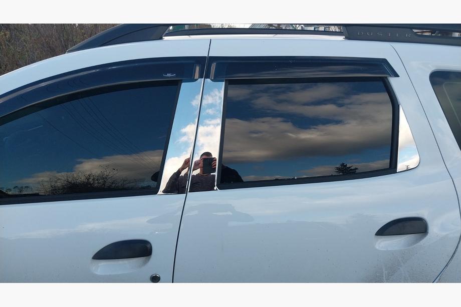 Renault Duster 2018-2024 Edelstahl Türsäulen Zierleisten Image