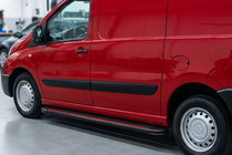 Citroen Jumpy 2007–2017 Seitenschweller Maya Red (2 Stk., Aluminium) Foto 1