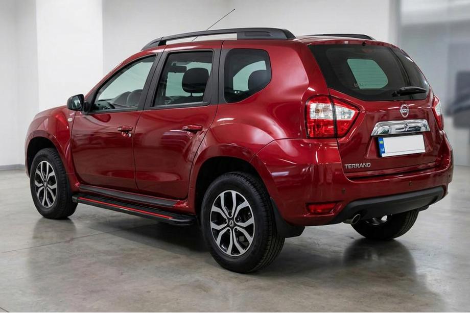 Nissan Terrano 2014- Seitenschweller Maya Red (2 Stk., Aluminium) Foto 1