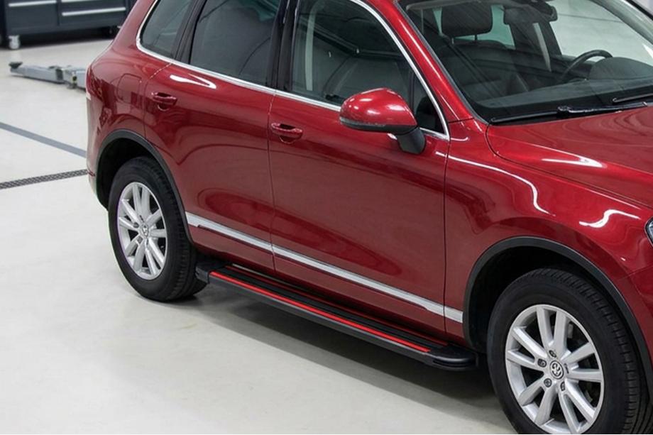 Porsche Cayenne 2003–2010 Seitenschweller Maya Red (2 Stk., Aluminium) Foto 1