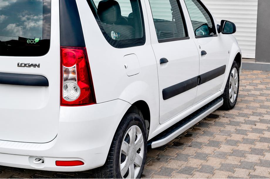 Lada Largus 2012- Seitenschweller Fullmond (2 Stk., Alu) Image