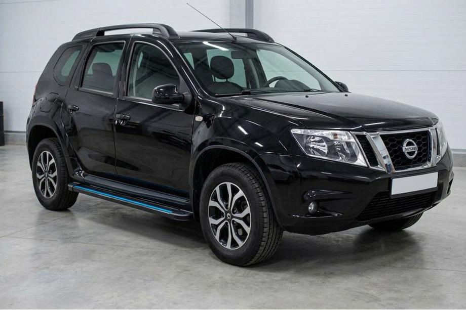 Nissan Terrano 2014- Seitenschweller Maya Blue (2 Stk., Aluminium) Foto 1