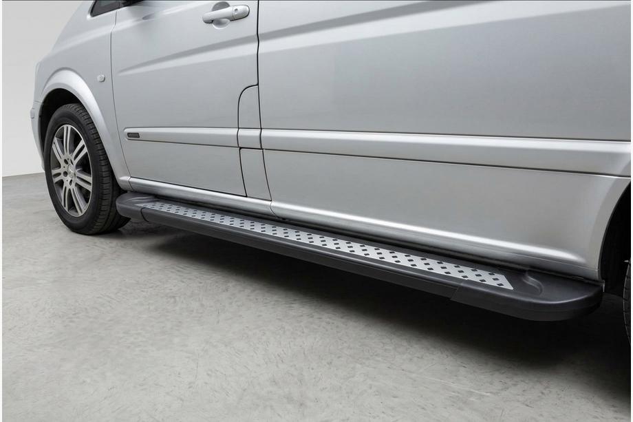 Mercedes Viano 2004-2014 Seitenschweller New Vision Black (2 Stk., Aluminium) Langer Radstand Foto 1