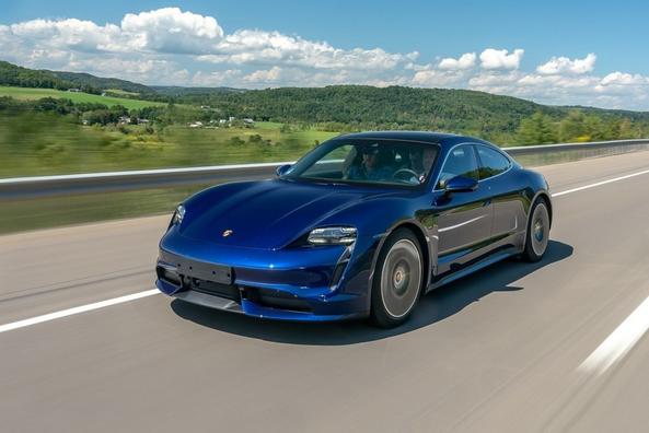 Elektrischer vier-Rad-Antrieb Sport-Limousine Porsche Taycan Foto 2