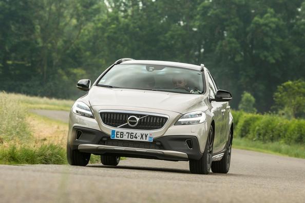 Geländemodifikation des Volvo V40 Cross Country Fließheck Foto 7