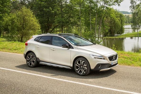 Geländemodifikation des Volvo V40 Cross Country Fließheck Foto 5