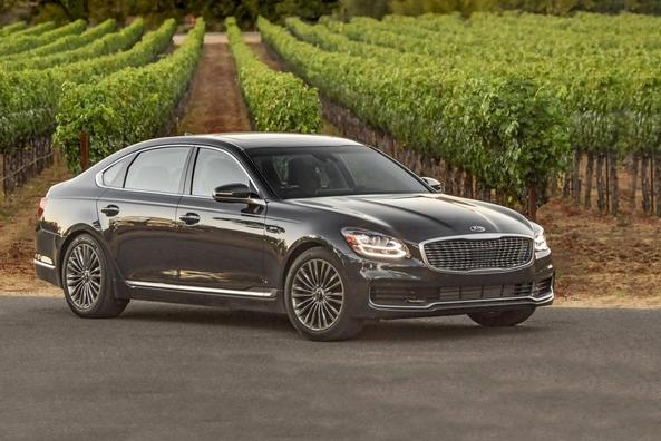 Die zweite Generation der Business-Limousine KIA K900 Foto 4