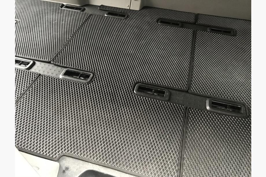 Volkswagen T5 2010-2015 EVA-Fußmatten V1 (langer Radstand, kompletter Innenraum, schwarz) Foto 4