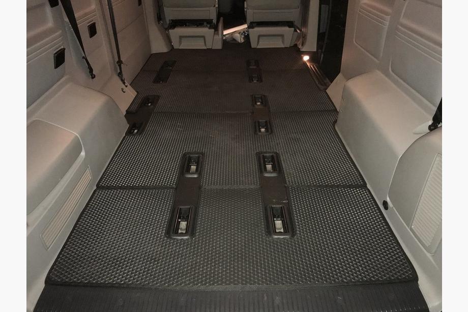 Volkswagen T5 2010-2015 EVA-Fußmatten V1 (langer Radstand, kompletter Innenraum, schwarz) Foto 10