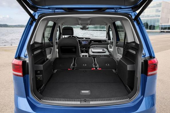 Bewertung des Volkswagen Touran Kompaktwagens der zweiten Generation Foto 9