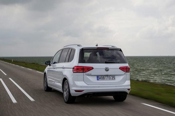 Bewertung des Volkswagen Touran Kompaktwagens der zweiten Generation Foto 5