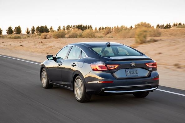 Die Dritte Generation der Hybrid-Limousine Honda Insight Foto 12