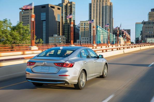 Die Dritte Generation der Hybrid-Limousine Honda Insight Foto 10