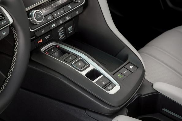 Die Dritte Generation der Hybrid-Limousine Honda Insight Foto 8