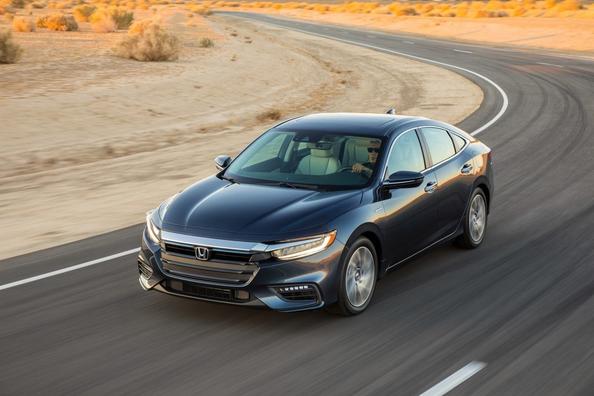 Die Dritte Generation der Hybrid-Limousine Honda Insight Foto 2