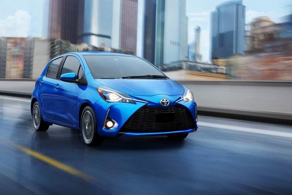 Überprüfung der aktualisierten Kleinwagen-Schrägheck Toyota Yaris Foto 11