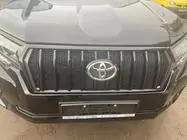 Toyota Land Cruiser Prado 150 2009-2023 Frontgrill 2017↗ LED (Zeus Black, mit Black Wimpern) Foto 8