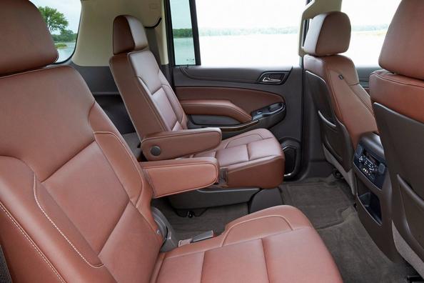 Übersicht des großen SUV Chevrolet Suburban Foto 7