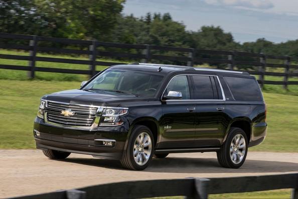 Übersicht des großen SUV Chevrolet Suburban Foto 2