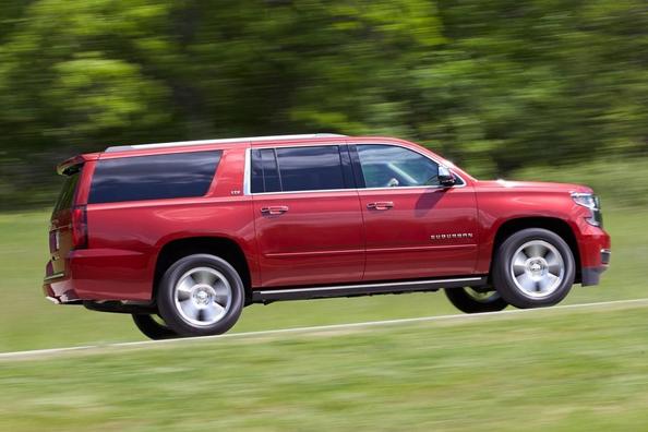 Übersicht des großen SUV Chevrolet Suburban Foto 14