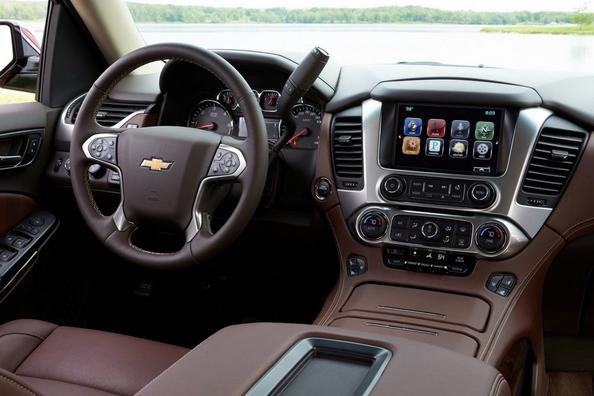 Übersicht des großen SUV Chevrolet Suburban Foto 6