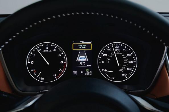 Übersicht der siebten Generation des Subaru Legacy Limousine Foto 12