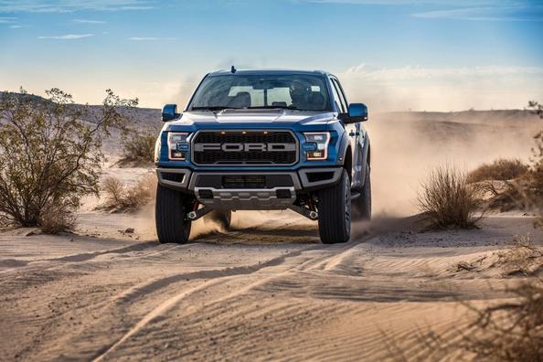 Übersicht der Full-size-Pickup Ford F-150 Raptor Foto 15