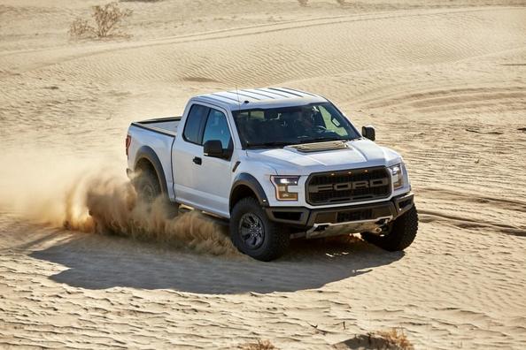Übersicht der Full-size-Pickup Ford F-150 Raptor Foto 4
