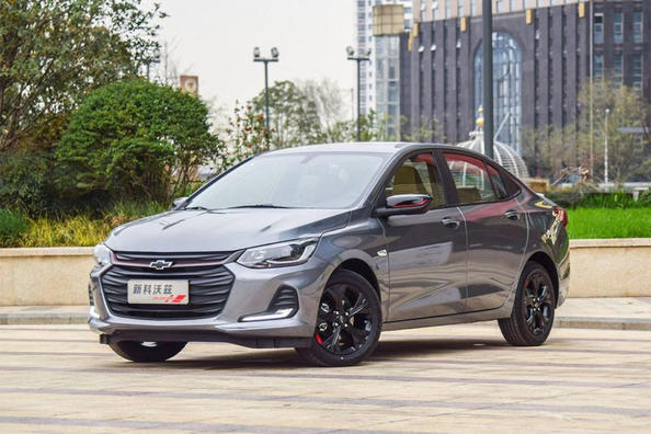 Überblick über das Budget der kompakten Limousine Chevrolet Onix Foto 2