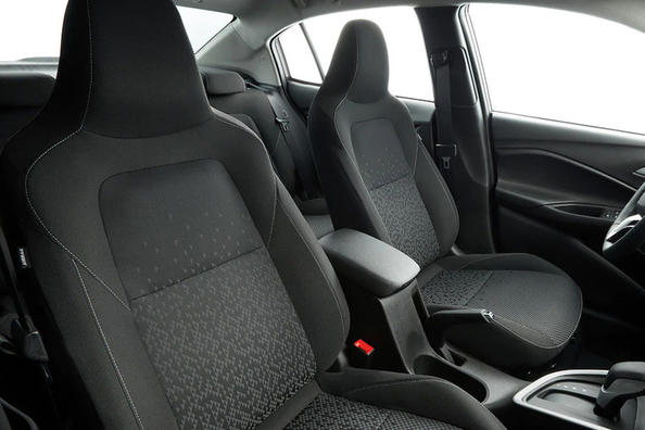 Überblick über das Budget der kompakten Limousine Chevrolet Onix Foto 10