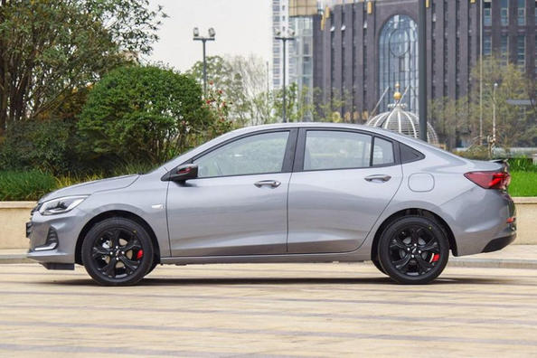 Überblick über das Budget der kompakten Limousine Chevrolet Onix Foto 5