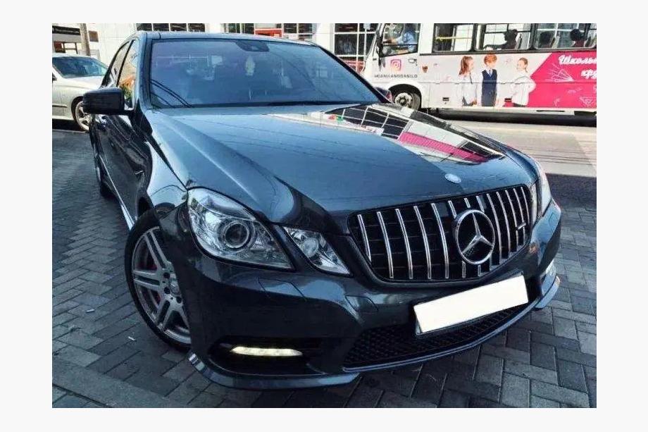 Mercedes E-class W212 2009-2016 Frontgrill GT Panamericana (2009-2012) Foto 4