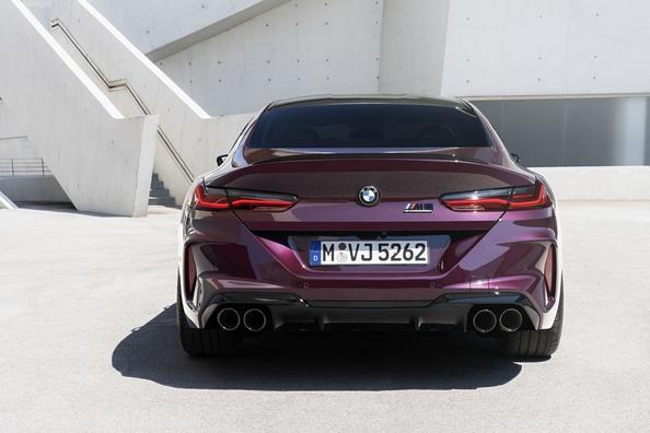Überblick über die Sport-Limousine BMW M8 Gran Coupe Foto 6