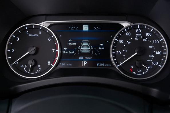 Übersicht der Limousine Nissan Sentra Modelljahr 2020 Foto 11