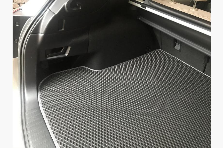 Subaru Outback 2014-2019 Kofferraummatte (schwarz, EVA) Foto 4