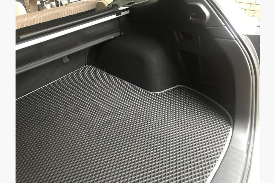 Subaru Outback 2014-2019 Kofferraummatte (schwarz, EVA) Foto 5