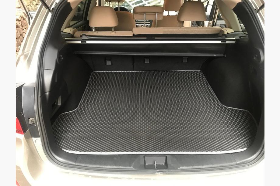 Subaru Outback 2014-2019 Kofferraummatte (schwarz, EVA) Foto 1