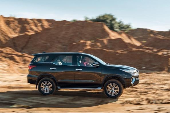Überblick über den Rahmen des SUV Toyota Fortuner Foto 7