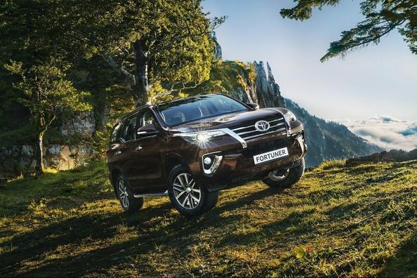 Überblick über den Rahmen des SUV Toyota Fortuner Foto 2