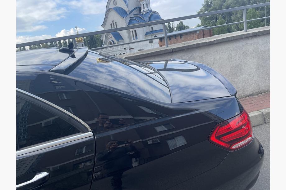Mercedes E-class W212 2009-2016 Heckscheibenblende AMG E63 (ABS, grundiert) Foto 2