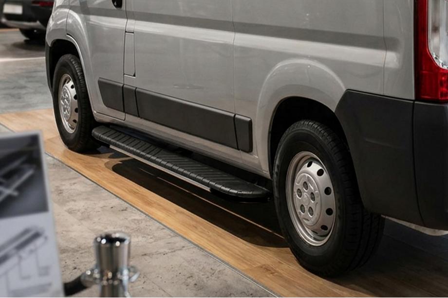 Fiat Ducato 2006-2025 Trittbretter Bosphorus Grey (2 Stk., Aluminium) Image