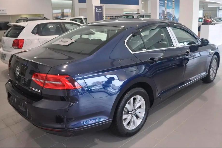 Volkswagen Passat B8 2015-2023 Windabweiser SD (4 Stk, HIC) Foto 3